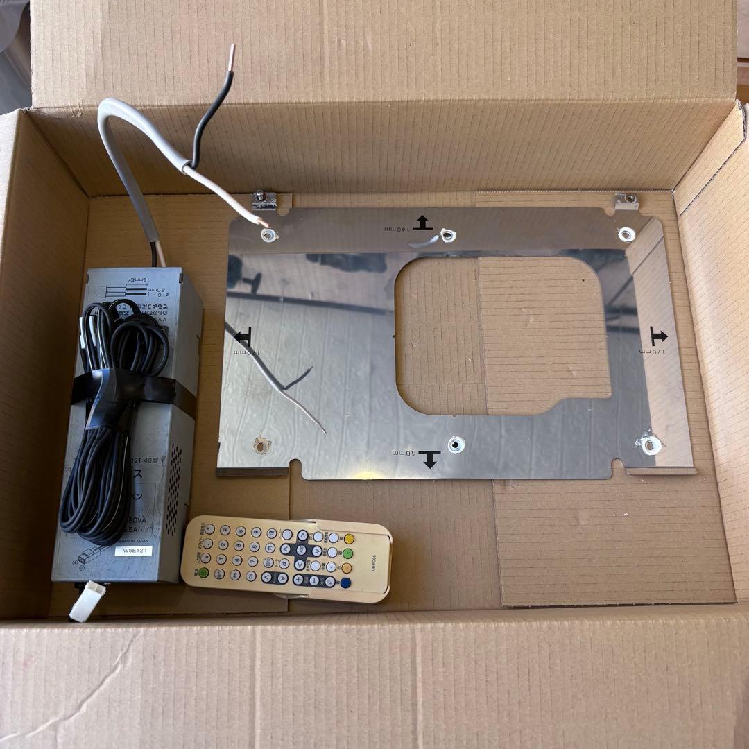 中古　浴室テレビ　16インチ