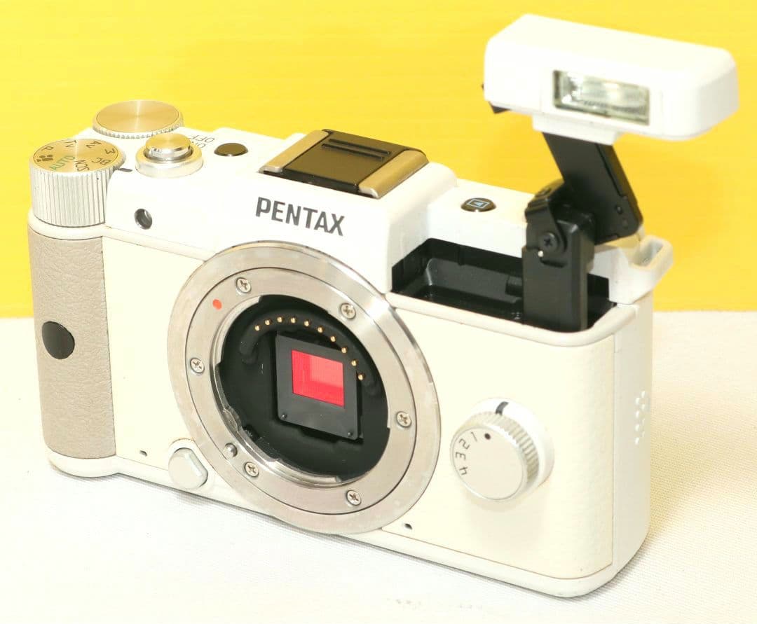 ⭐PENTAX Q ボディ ホワイト⭐ペンタックス 送料無料❤️