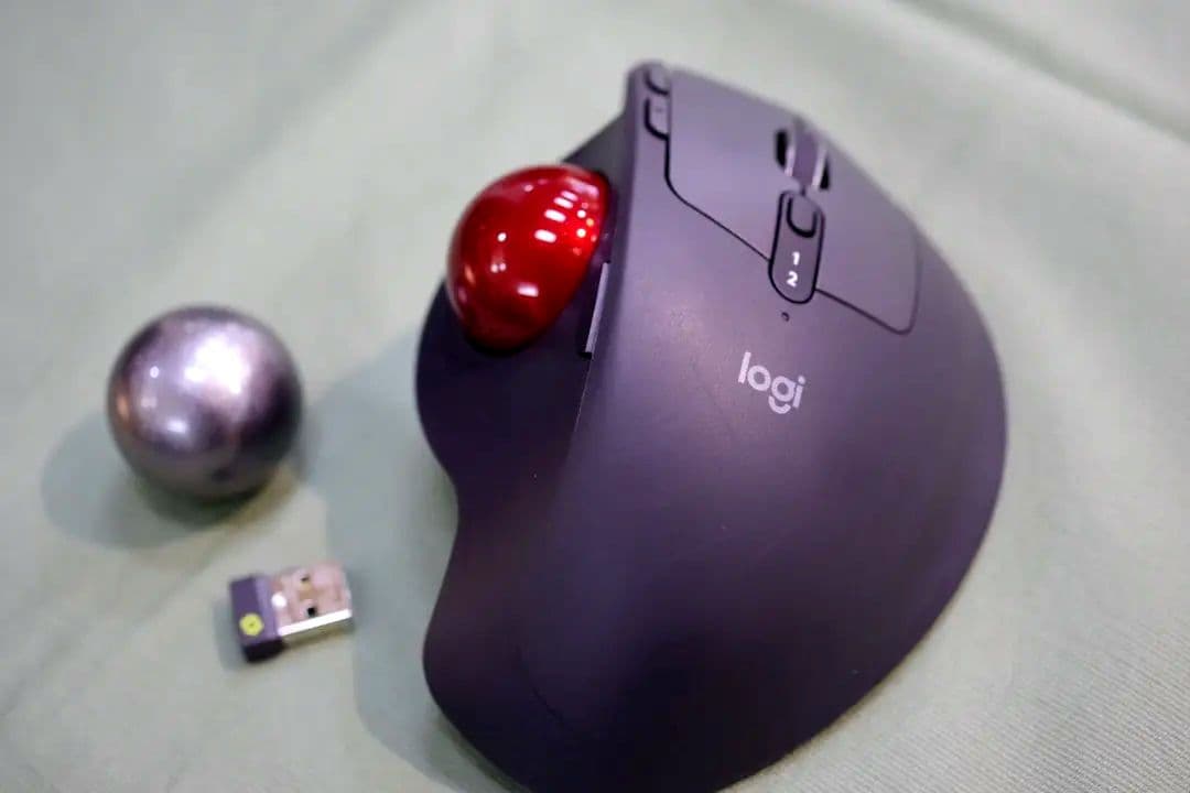 logicool MX ERGO S（赤玉+シルバー）