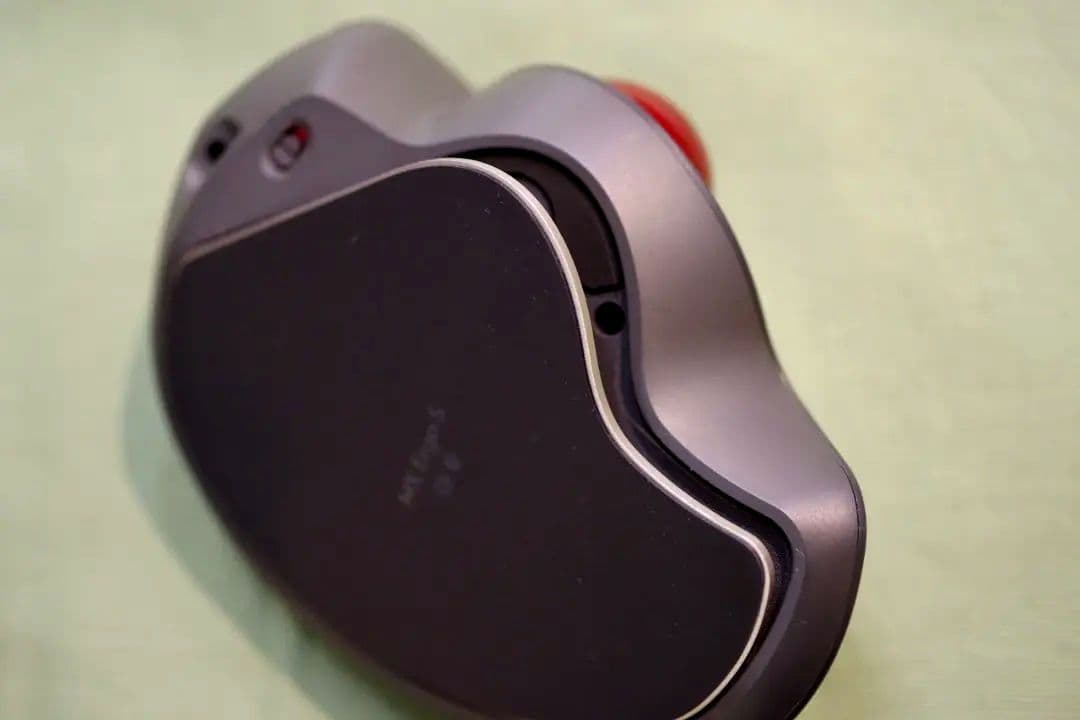 logicool MX ERGO S（赤玉+シルバー）