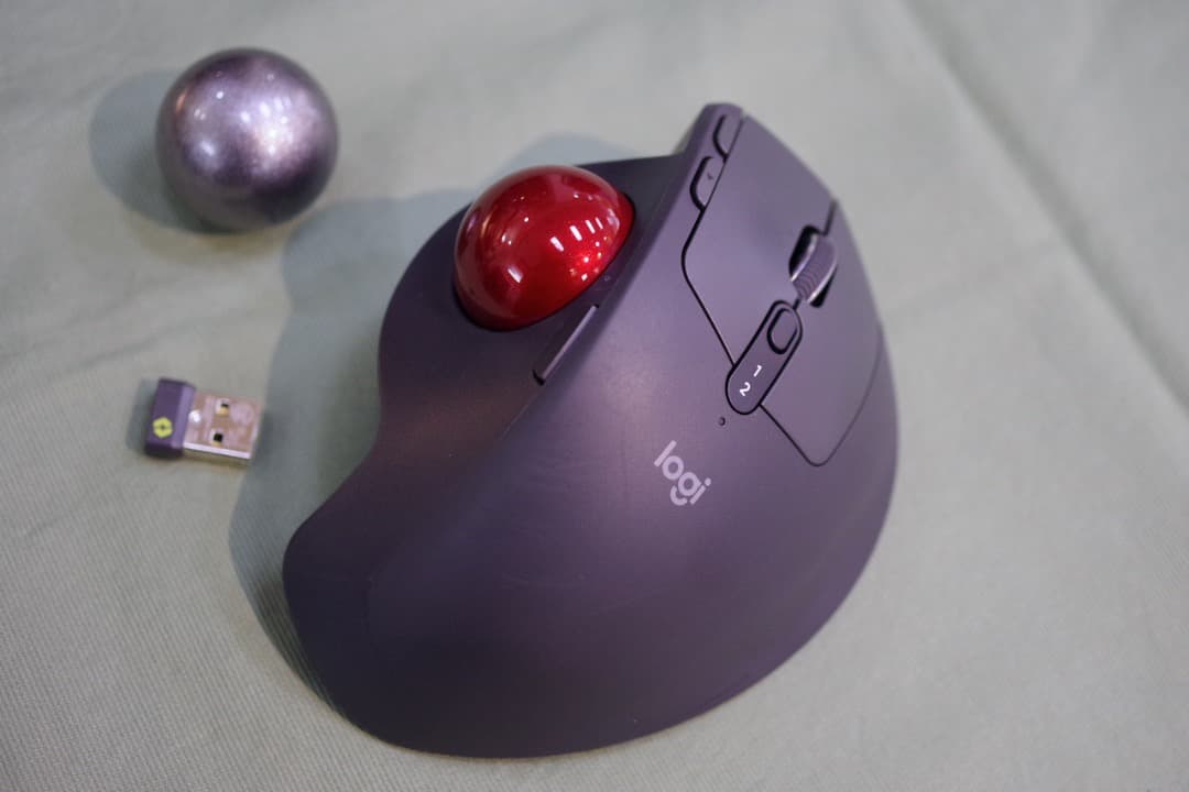 logicool MX ERGO S（赤玉+シルバー）