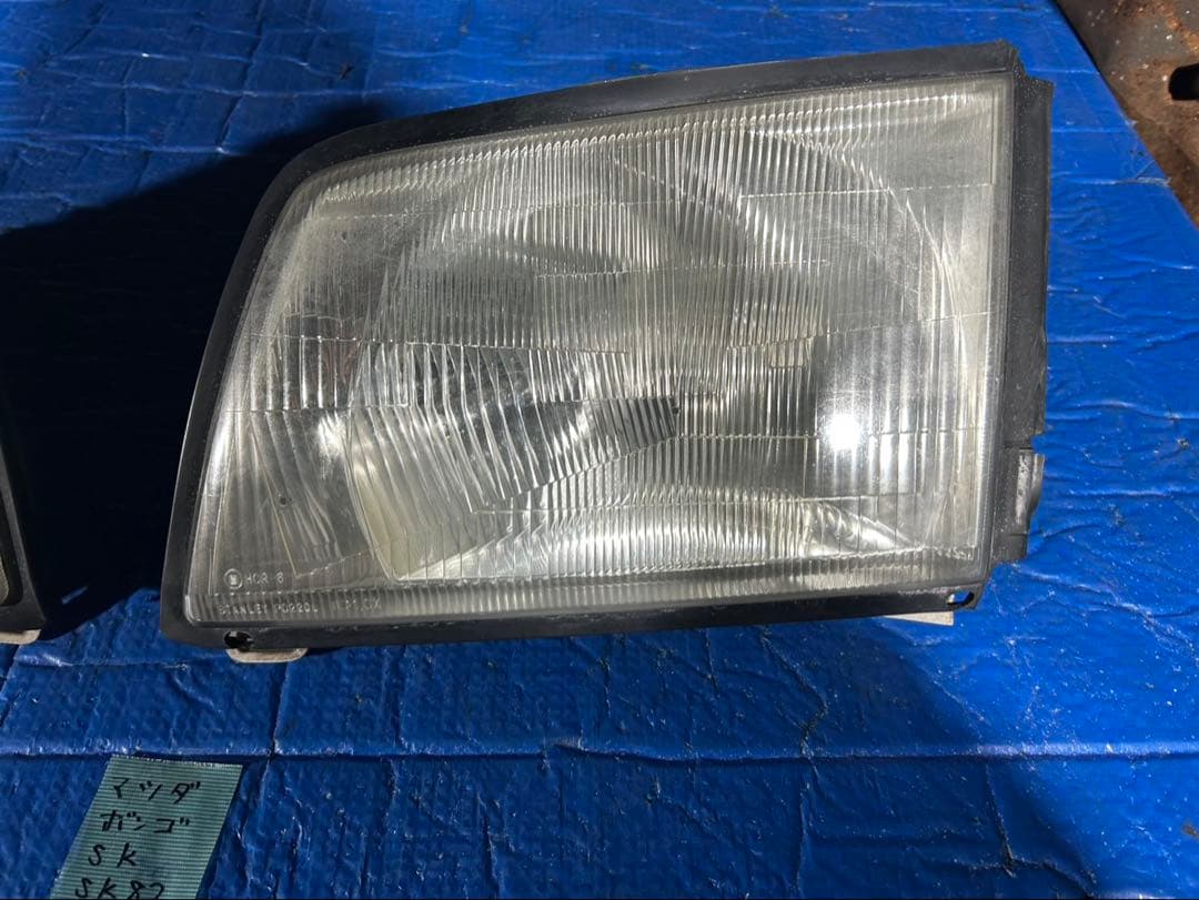 マツダ　ボンゴ　SK82V ヘッドライト左右セット