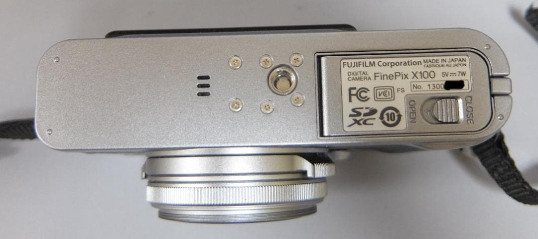 デジタルカメラ FUJIFILM FinePix X100