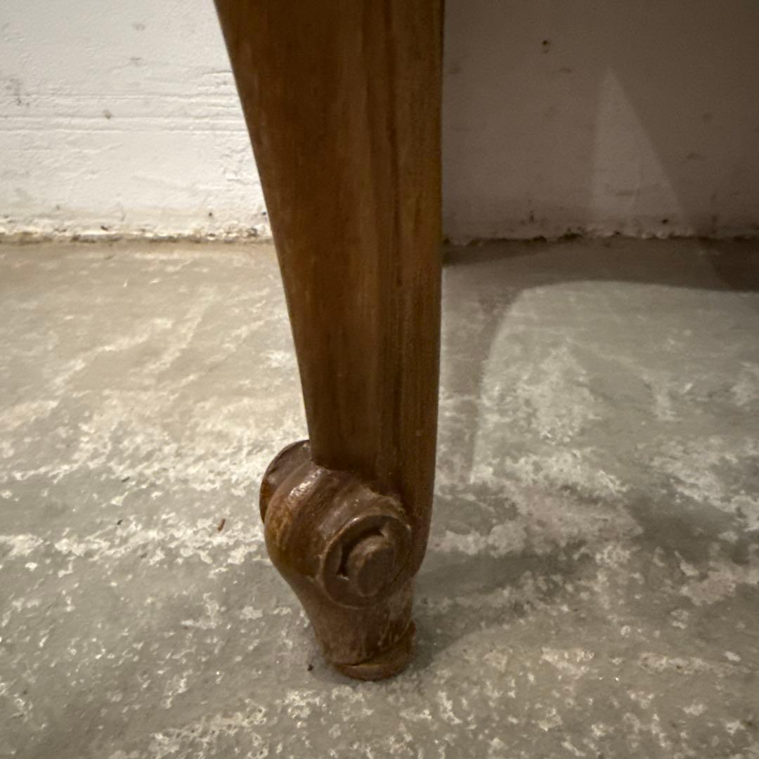 カスミ草ヴィンテージ　木製サイドテーブル　扉収納付き　1