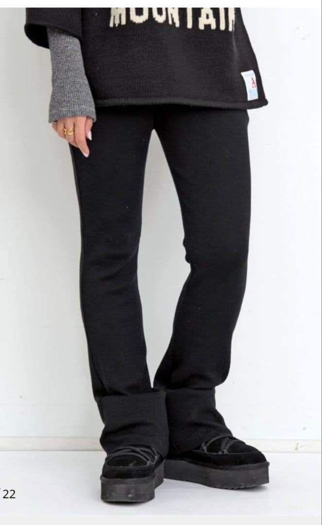 新品未使用【 RIB KNIT LEGGINGS】