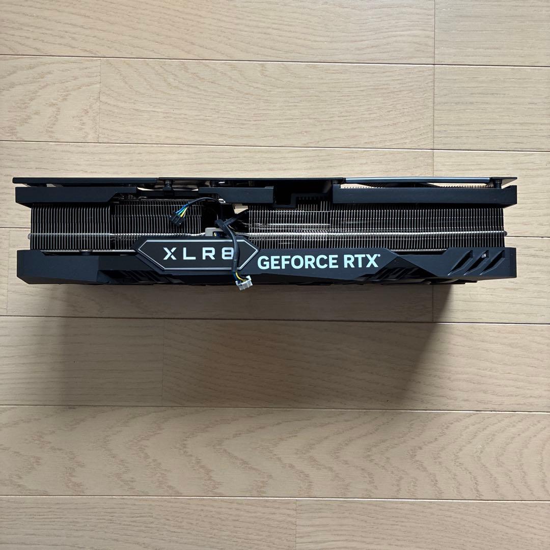 PNY 4090 ヒートシンク　3連　ファン　LED バックプレート