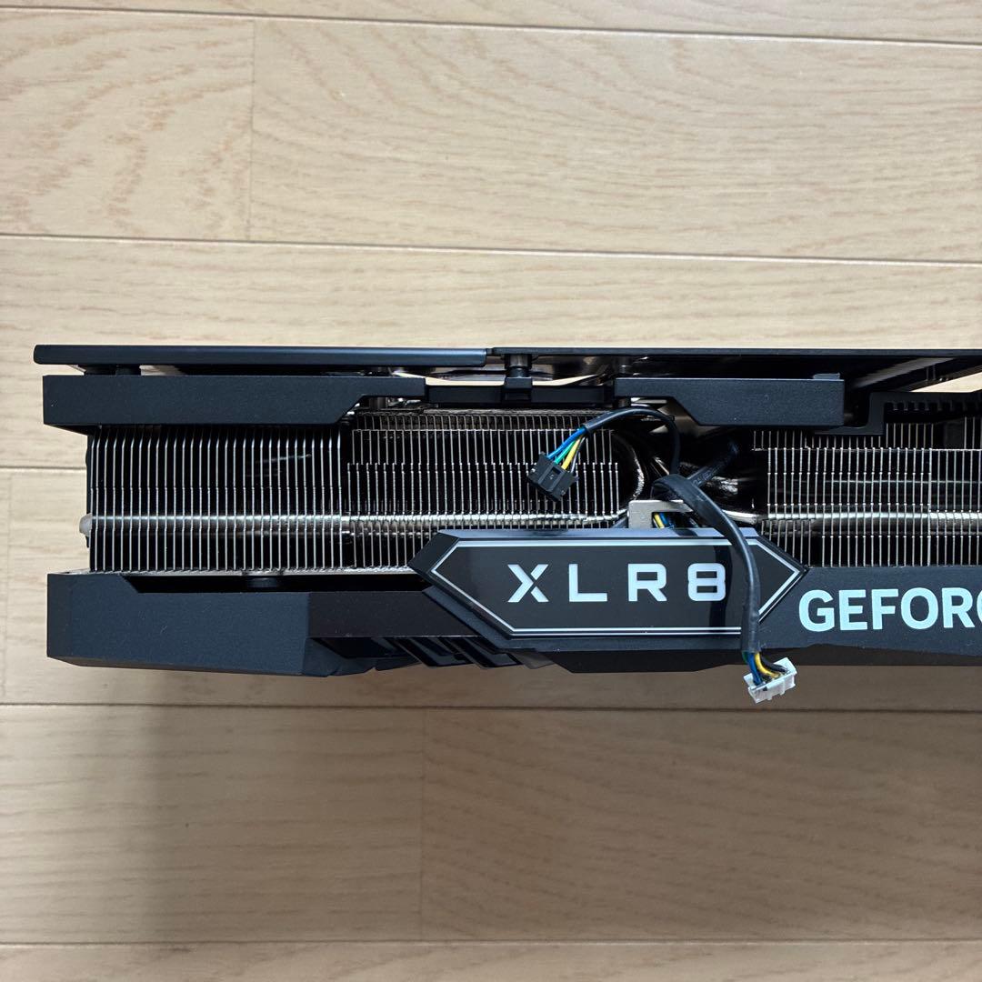 PNY 4090 ヒートシンク　3連　ファン　LED バックプレート