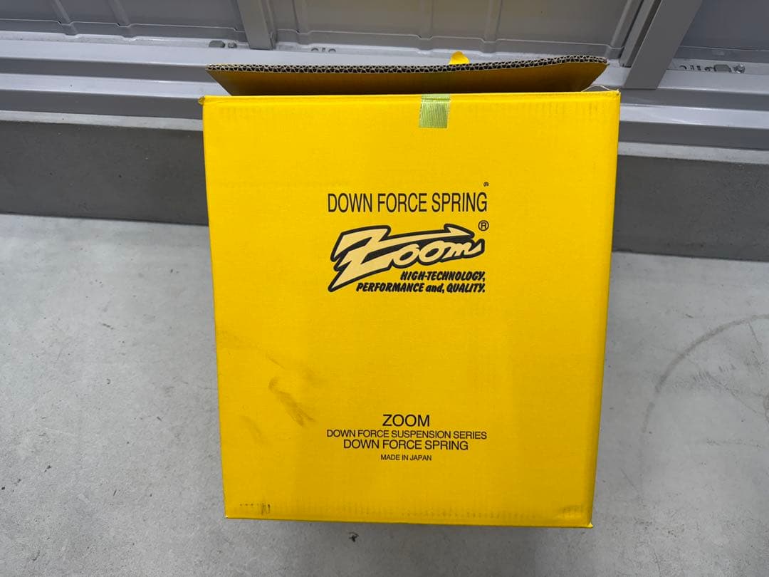 プリウスα ZOOMダウンサス　新品