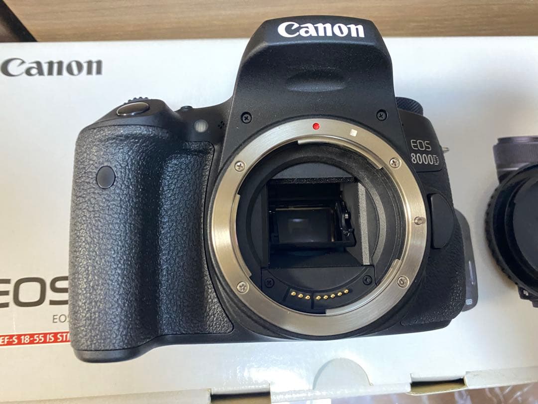 Canonデジタル一眼レフカメラ EOS 8000D ダブルズームキットおまけ付