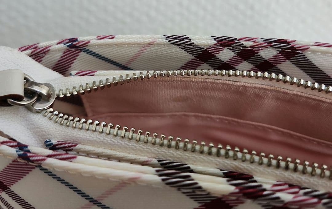 バーバリー ブルーレーベル　ショルダーバッグ　ノバチェック　ホワイト　ピンク