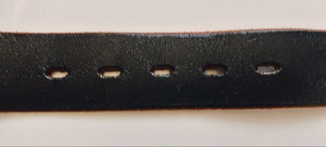 HTCスタッズカラーストーンベルト　新品未使用