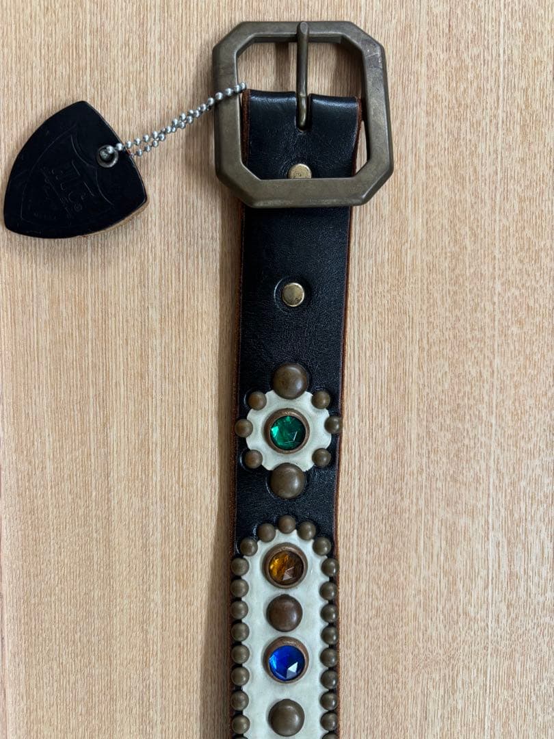 HTCスタッズカラーストーンベルト　新品未使用