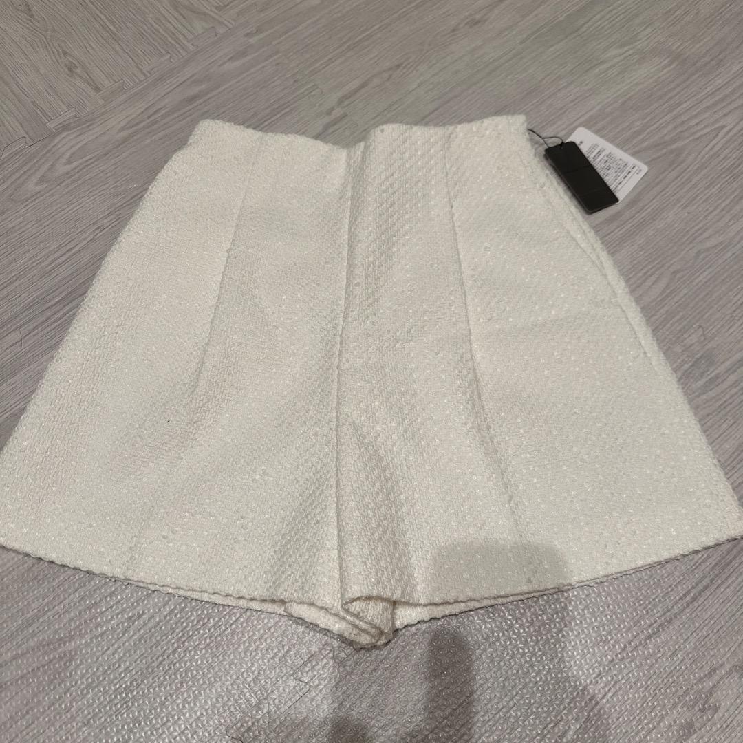ESTNATION ホワイト タック入りツイードショートパンツ　新品未使用　美品