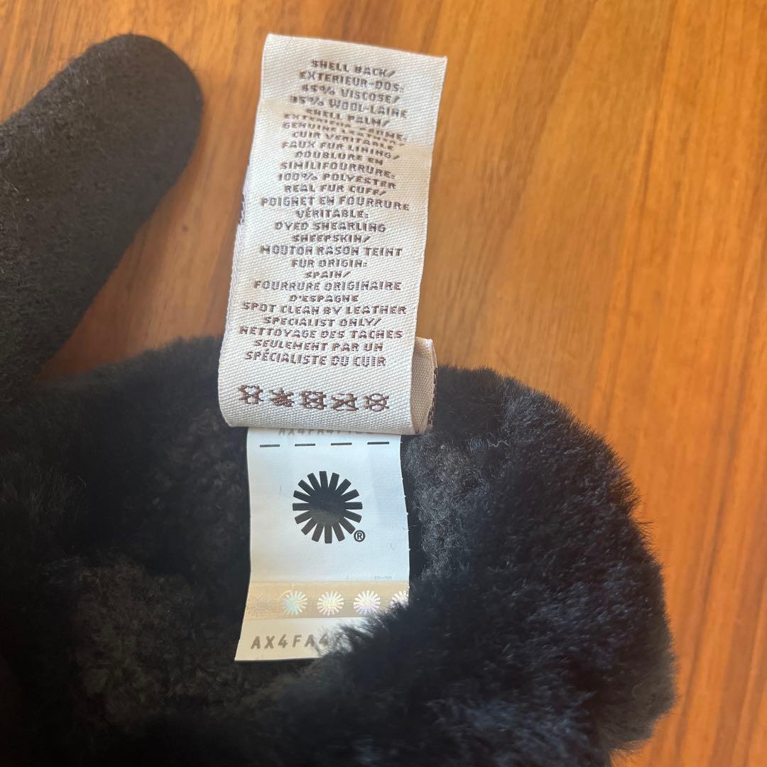新品⭐︎未使用⭐︎タグ付きUGG ファー付き手袋 ブラック　M