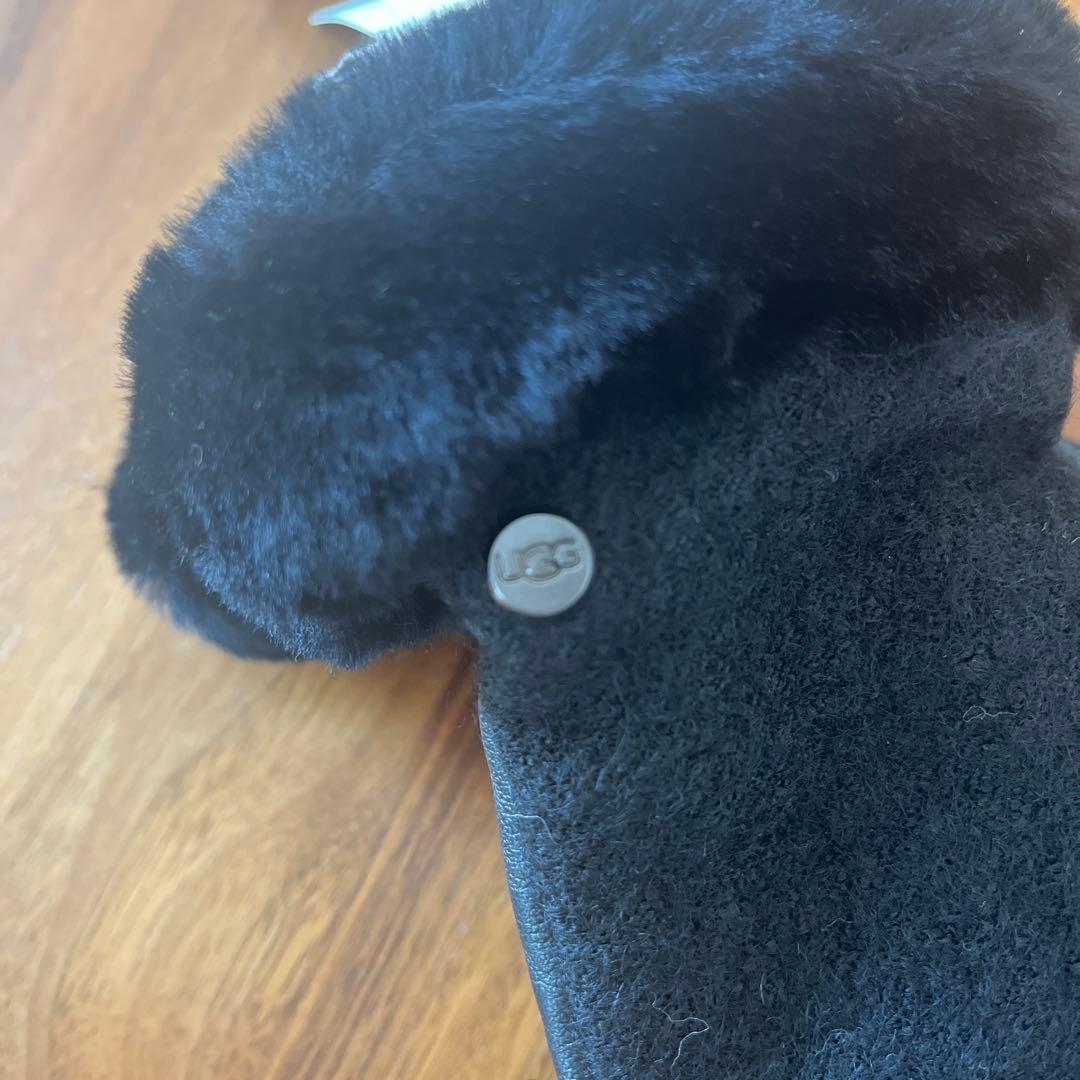 新品⭐︎未使用⭐︎タグ付きUGG ファー付き手袋 ブラック　M