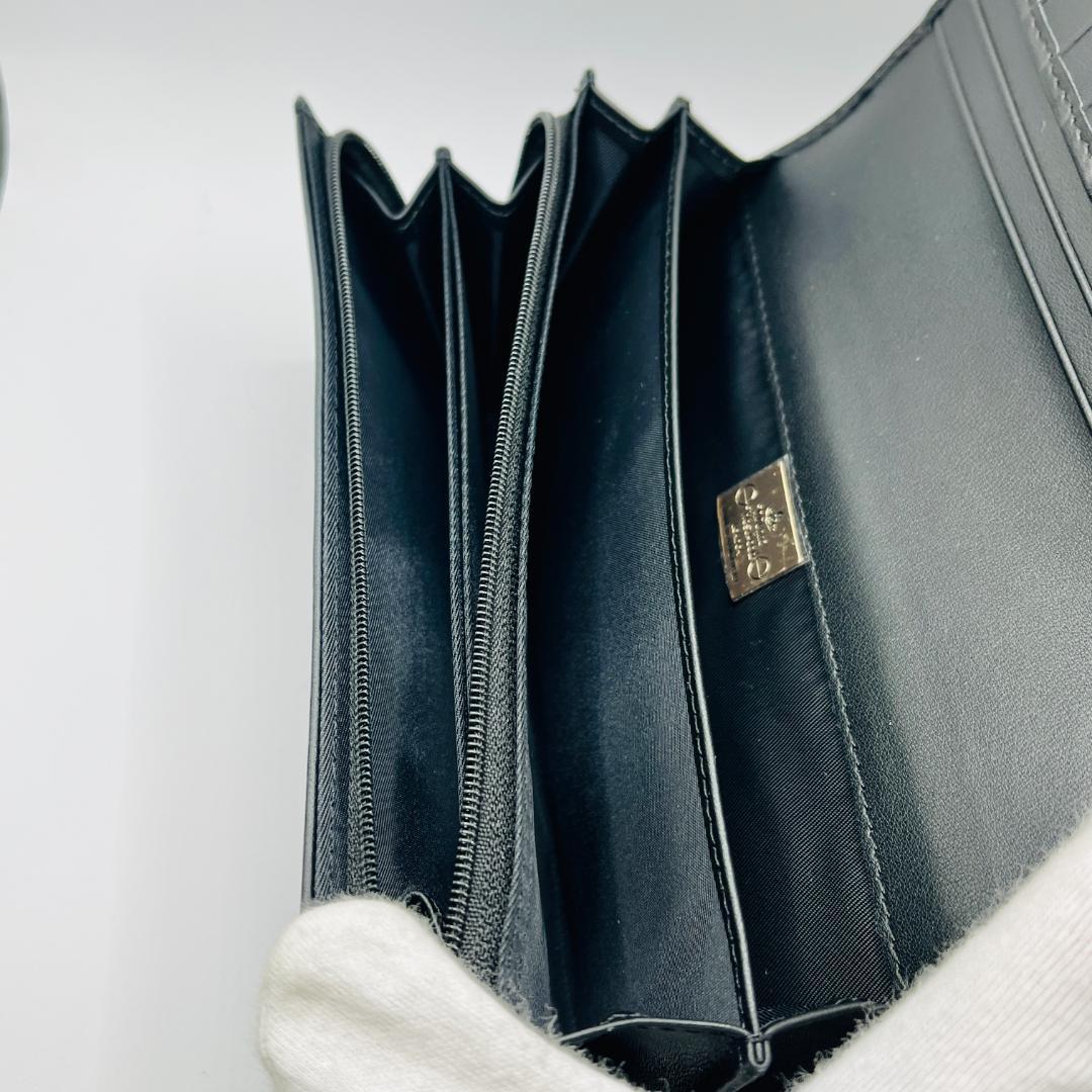 定番 未使用 Vivienne Westwood 長財布 折財布 黒 シンプル