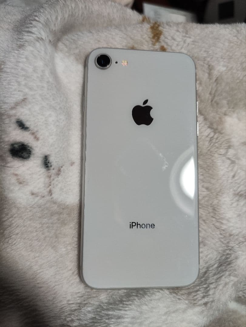 simフリー バッテリー100パーセント iPhone 8 シルバー 64G