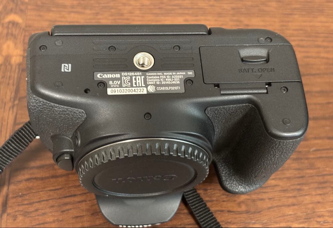 Canon EOS 8000D(W) デジタル一眼レフカメラ Wズームキット