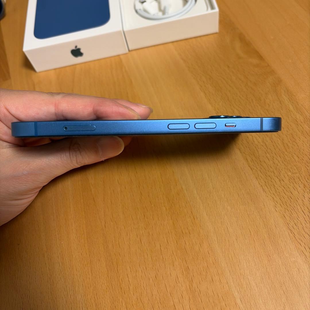 iPhone13 ブルー