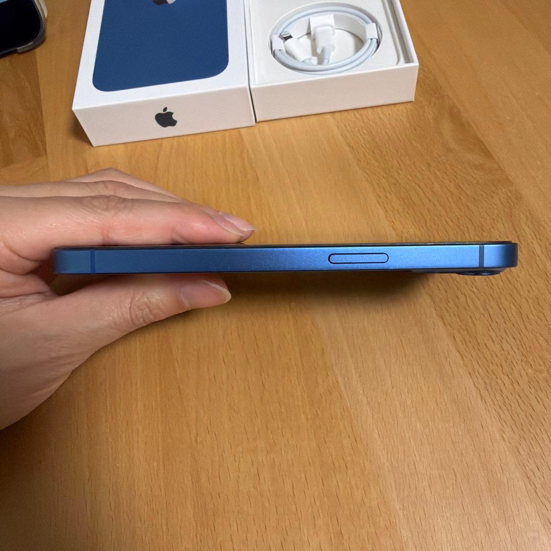 iPhone13 ブルー