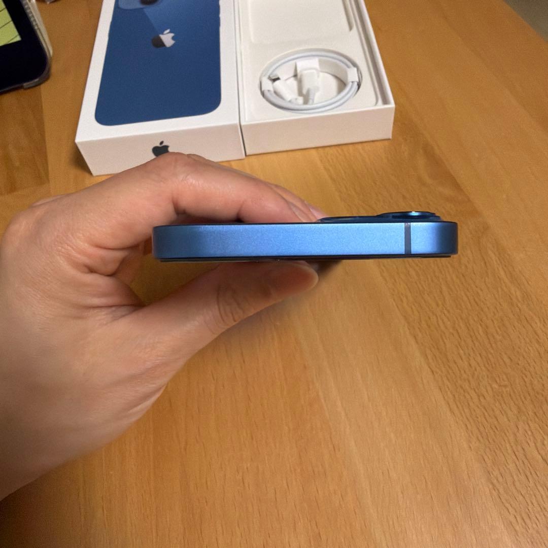 iPhone13 ブルー
