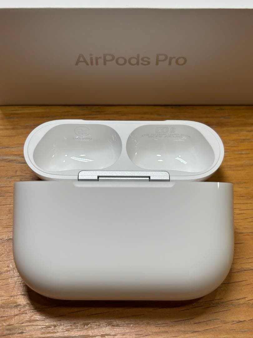 新品　AirPods Pro 3 正規品　充電ケースのみ