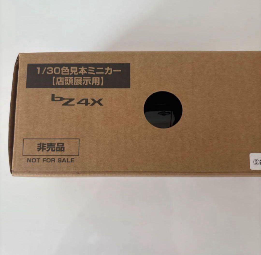 トヨタ 新型bZ4X ミニカーカラーサンプル アティチュードブラック黒【非売品】