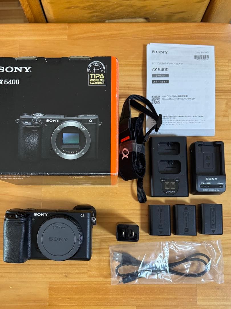 SONY α6400 ミラーレスカメラ 本体と付属品