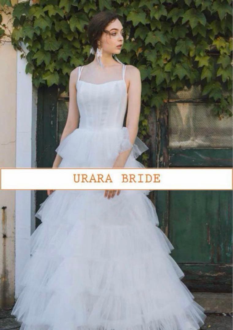 スパゲティストラップ ティアードチュールウエディングドレス