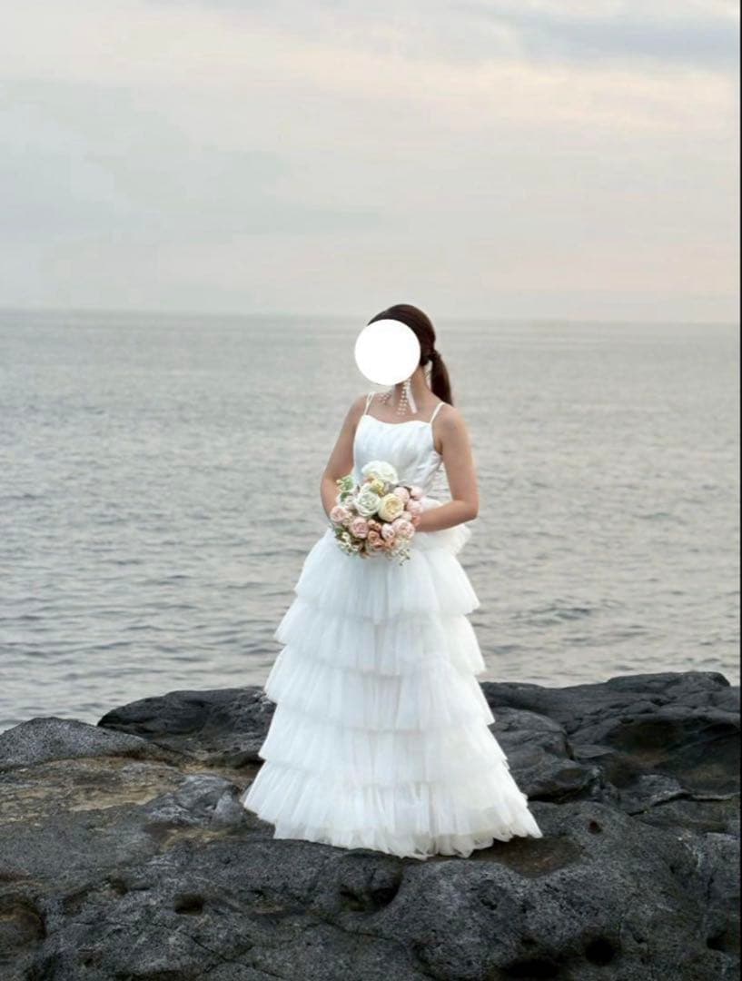 スパゲティストラップ ティアードチュールウエディングドレス