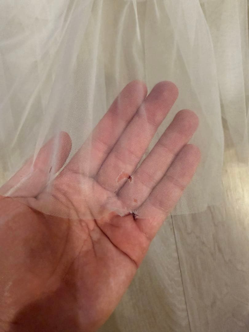 スパゲティストラップ ティアードチュールウエディングドレス