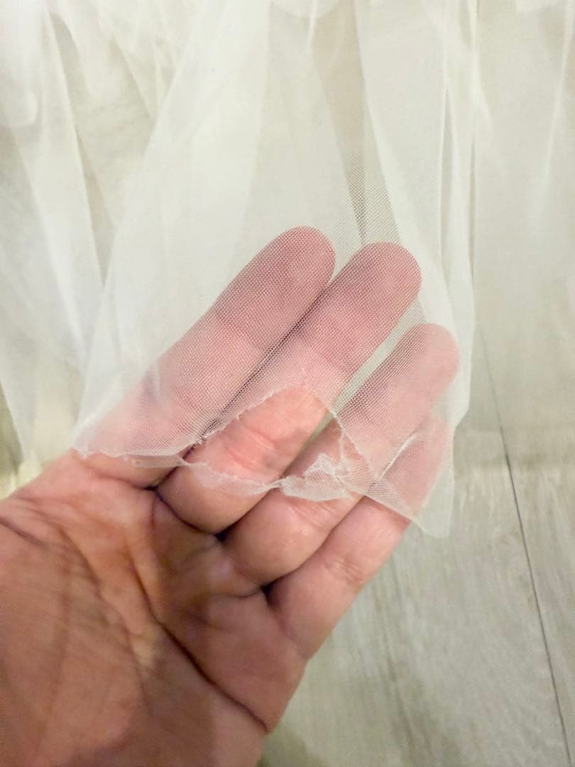 スパゲティストラップ ティアードチュールウエディングドレス