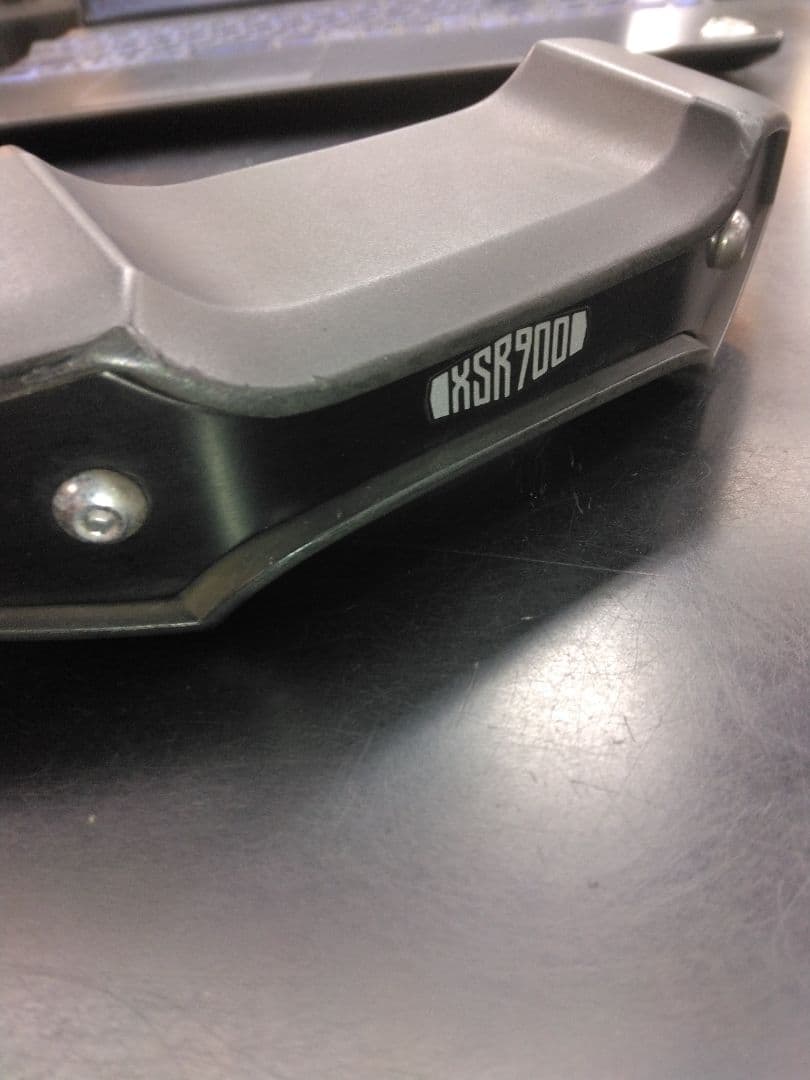 ヤマハ～21XSR900サイドスライダー　中古品