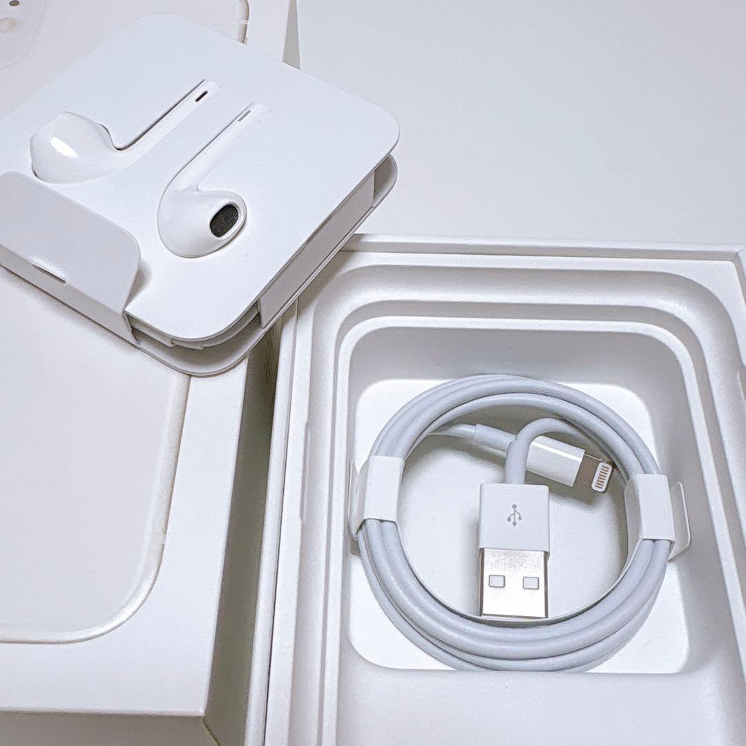 iPhone11 128G SIMフリー ホワイト 付属品有り