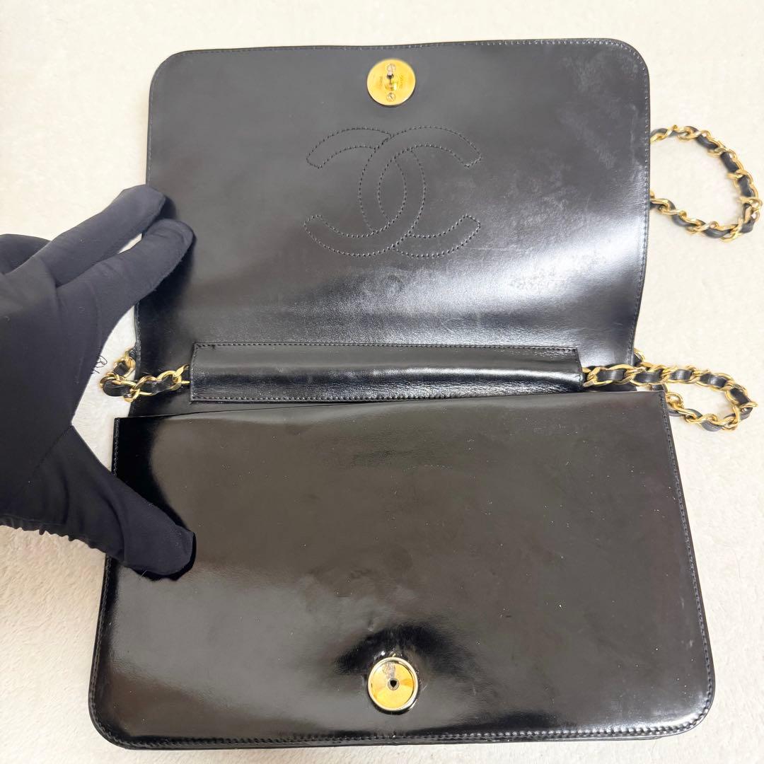 シャネル CHANEL チェーンショルダーバッグ エナメル パテントレザー 黒