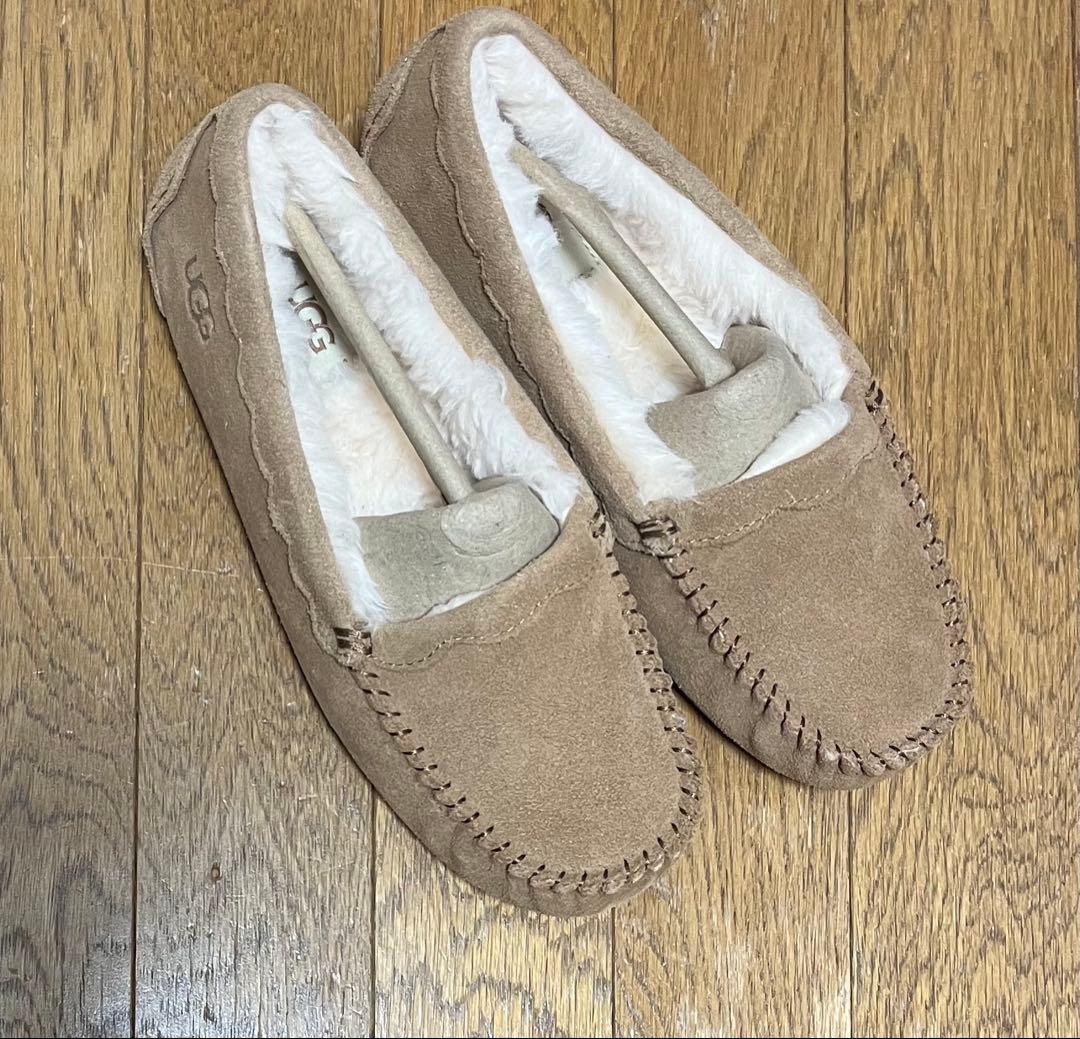 るるは　UGG モカシン　スウェード　ムートン　ローファー　24㎝