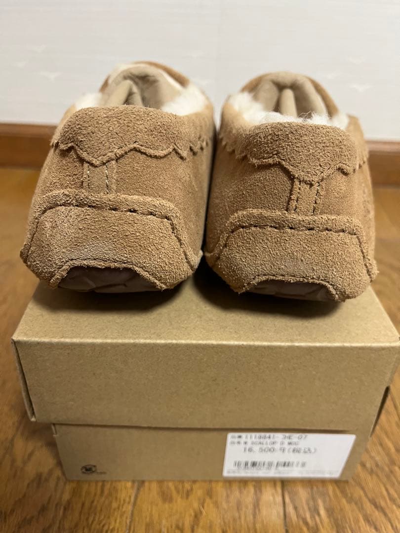 るるは　UGG モカシン　スウェード　ムートン　ローファー　24㎝