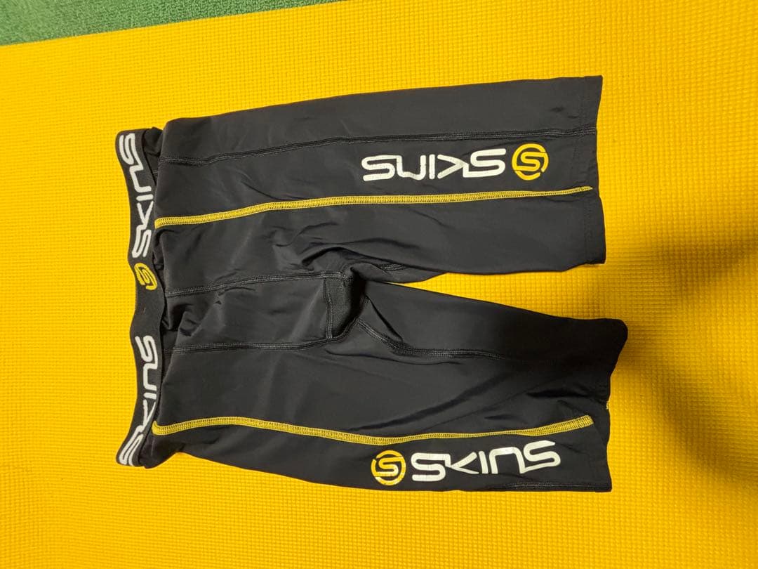 SKINS トレーニングウェアセット