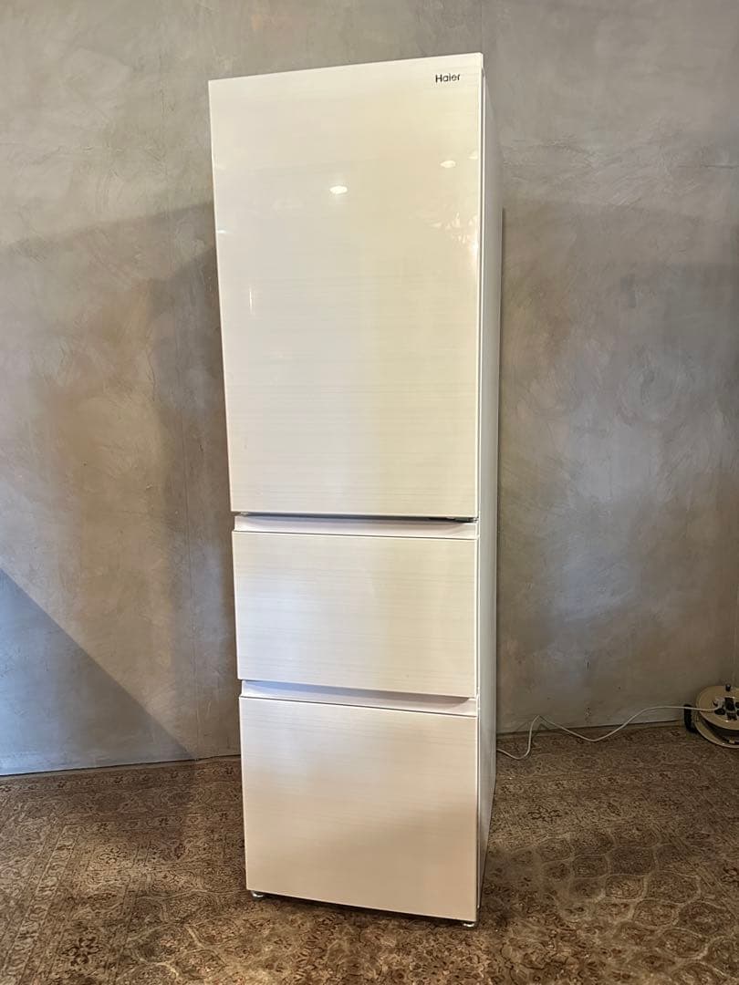②東京都内23区配送無料】2023年　美品　haier 冷蔵庫　335L 格安