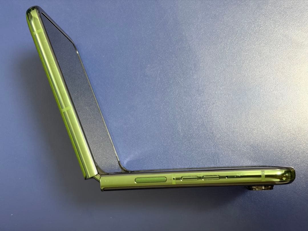 Motorola razr+ 2024 (US版razr 50 ultra)