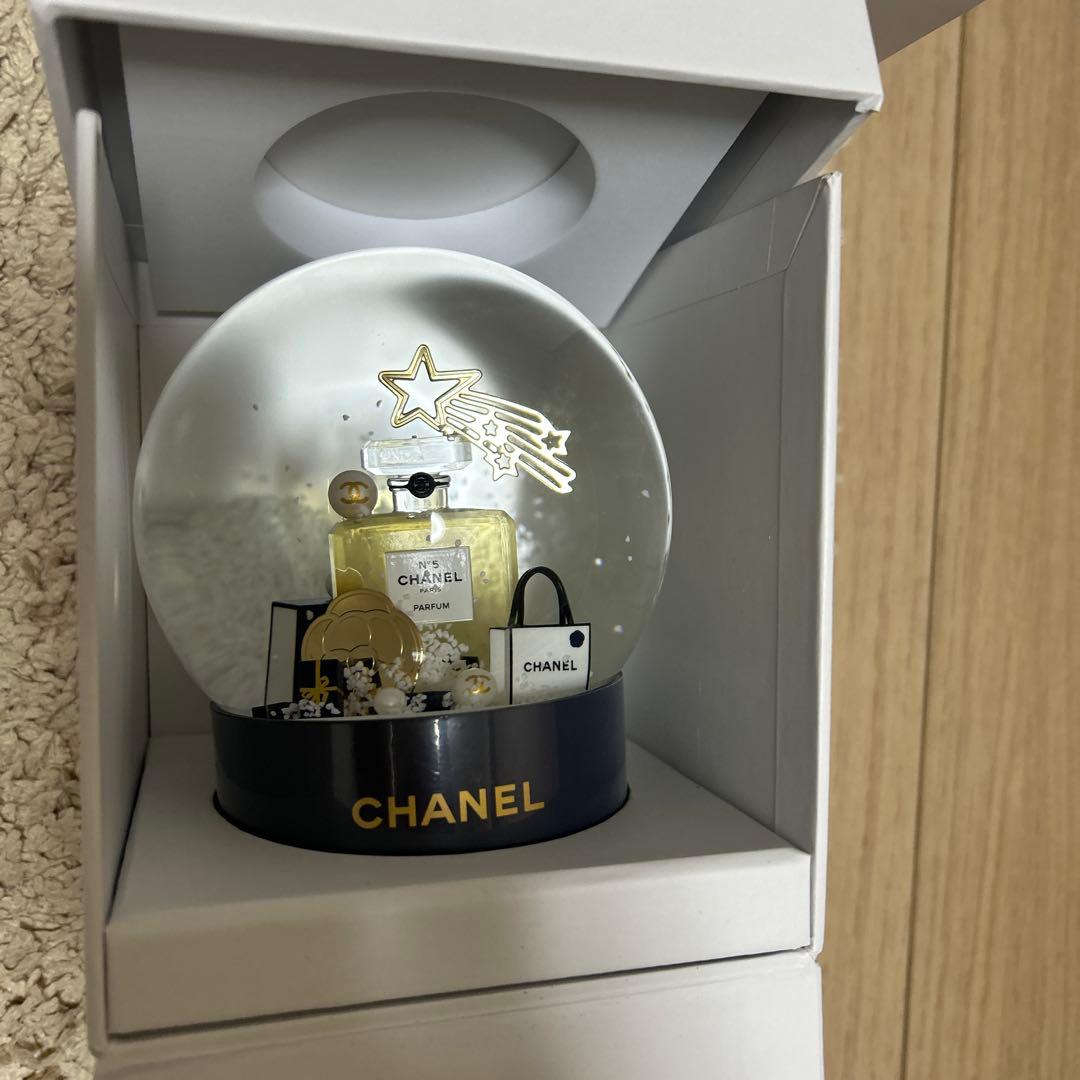CHANEL スノードーム 2025年