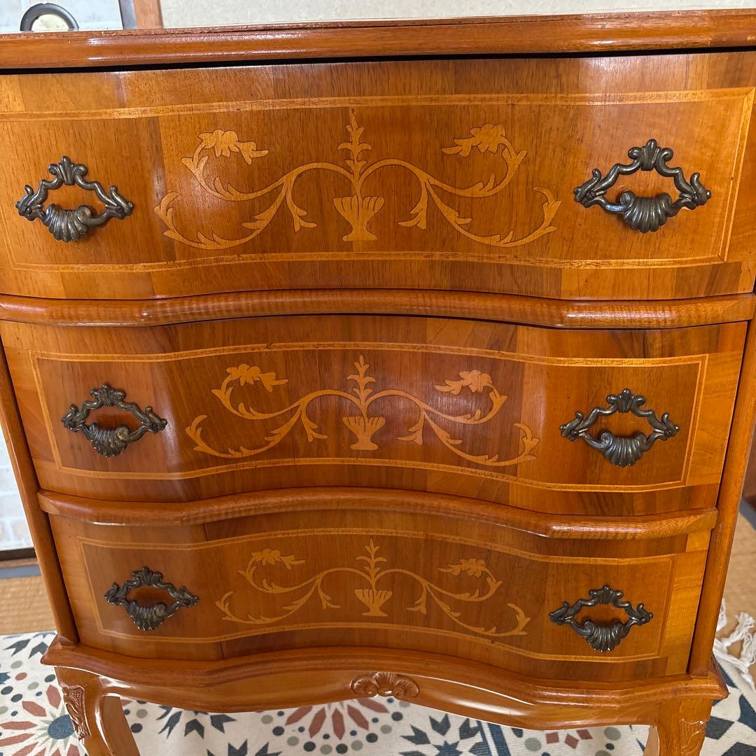 イタリア　象嵌細工 木製チェスト 3段 引き出し付き　サイドボード