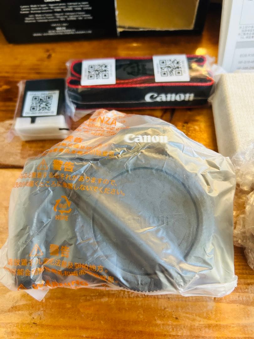 [新品未使用]Canon EOS R100