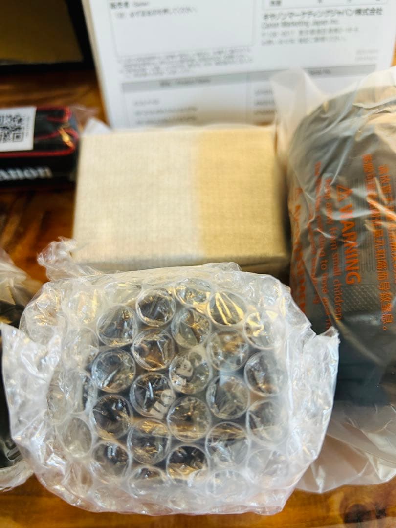 [新品未使用]Canon EOS R100