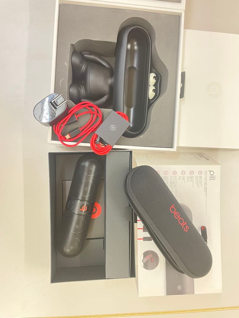 beats pills スピーカー と専用スタンド