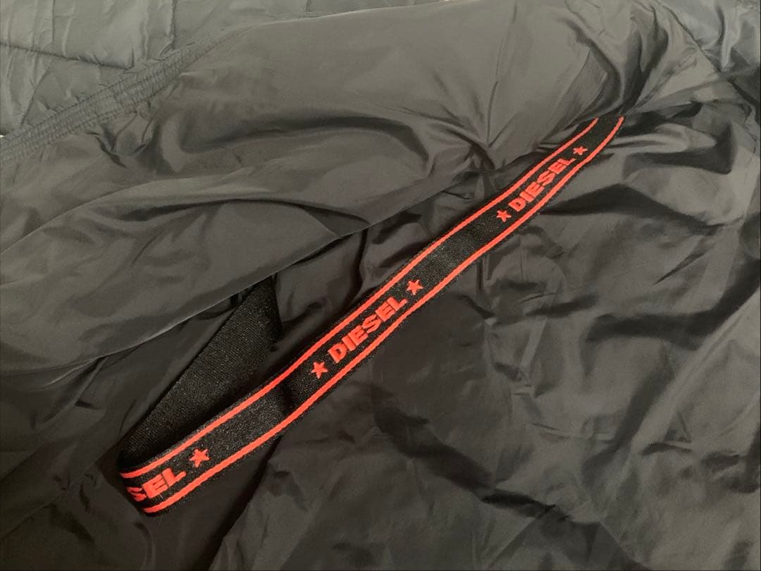 DIESEL 男性用　XL 美品　黒 キルティング ダウンジャケット