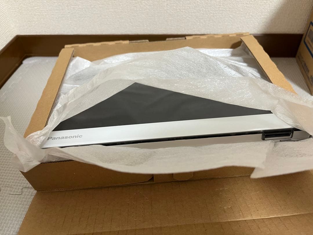 【新品・未使用】パナソニック プライベートビエラ UN-10E8-W 10V型