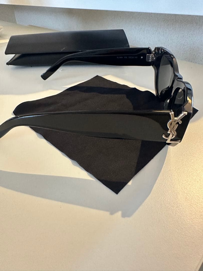 Saint Laurent キャットアイ サングラス SL M94 ケース付き