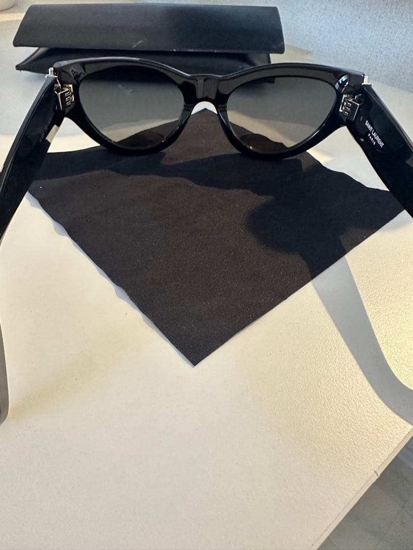Saint Laurent キャットアイ サングラス SL M94 ケース付き
