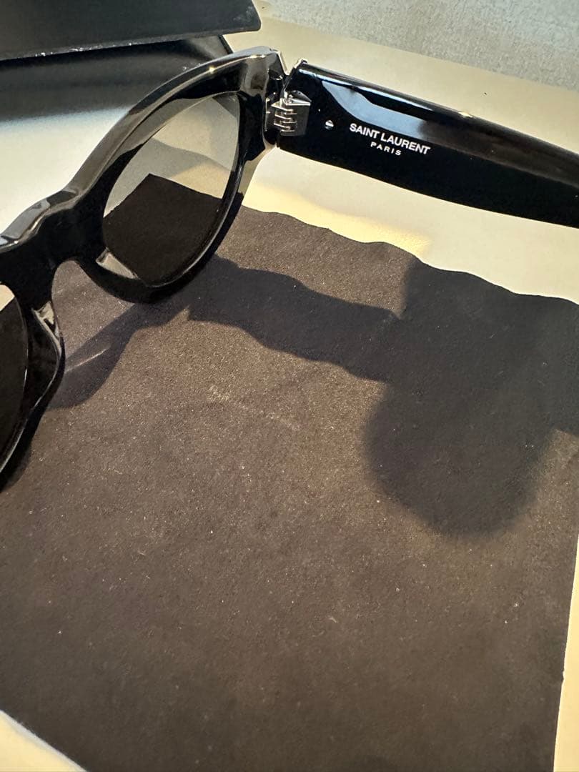 Saint Laurent キャットアイ サングラス SL M94 ケース付き